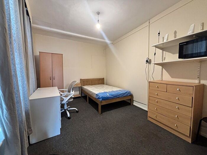 1 Bedroom Flat To Rent In Shakespeare Avenue, SO17