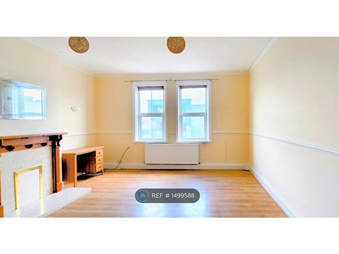 3 Bedroom Flat To Rent In Manchester Road, Altrincham, WA14