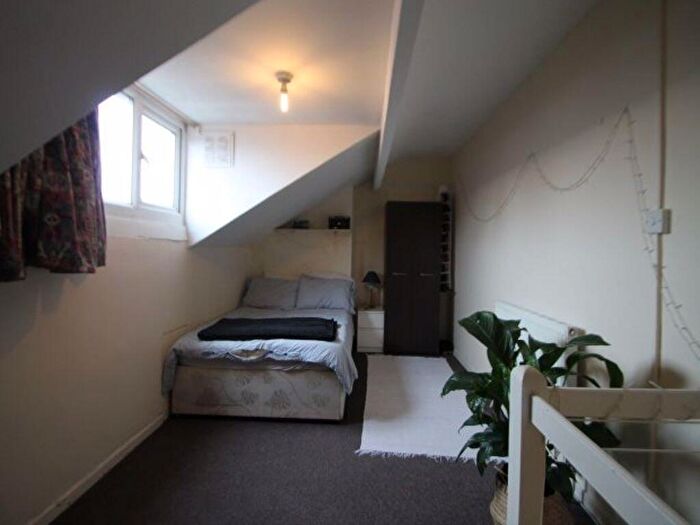 2 Bedroom House To Rent In Harold Avenue, Leeds, LS6