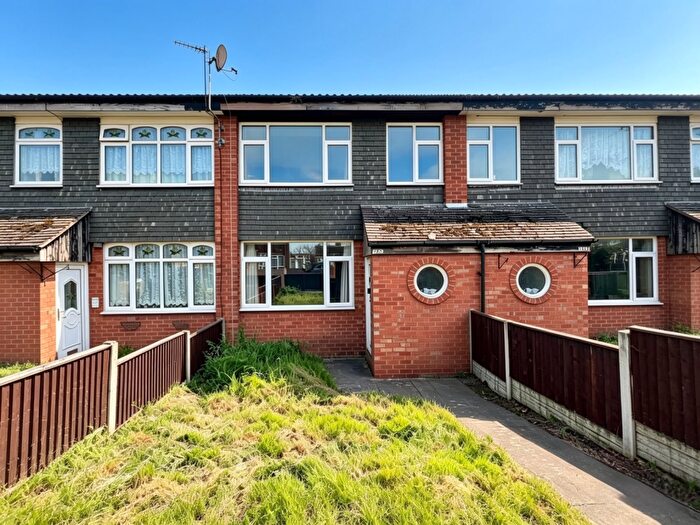 3 Bedroom Terraced House For Sale In Bromley Lane, Kingswinford, DY6