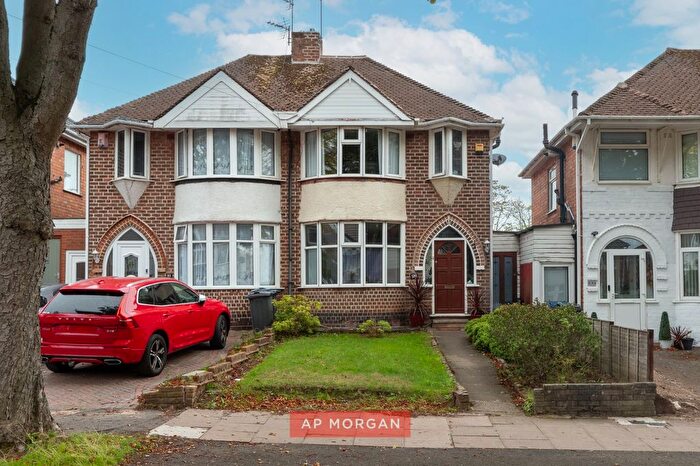 3 Bedroom Semi-Detached House For Sale In Gilbertstone Avenue, Birmingham, West Midlands, B26
