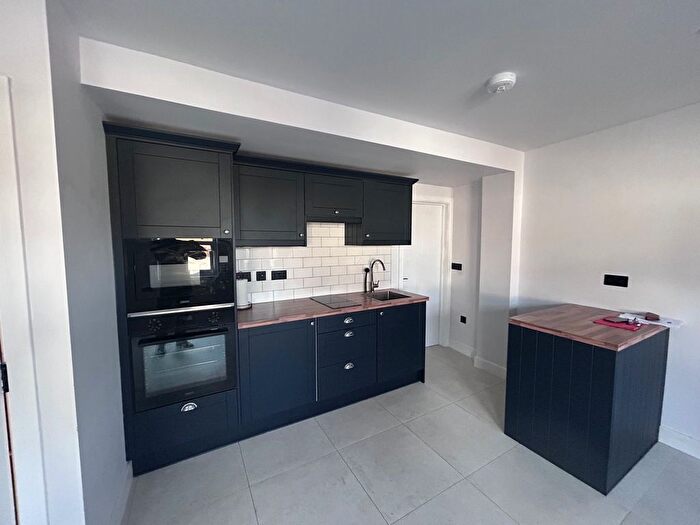 1 Bedroom Flat To Rent In Ashton Square, Dunstable, LU6