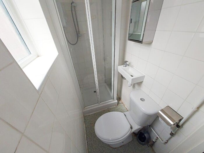 1 Bedroom Flat To Rent In Foxhall Road, Nottingham, NG7