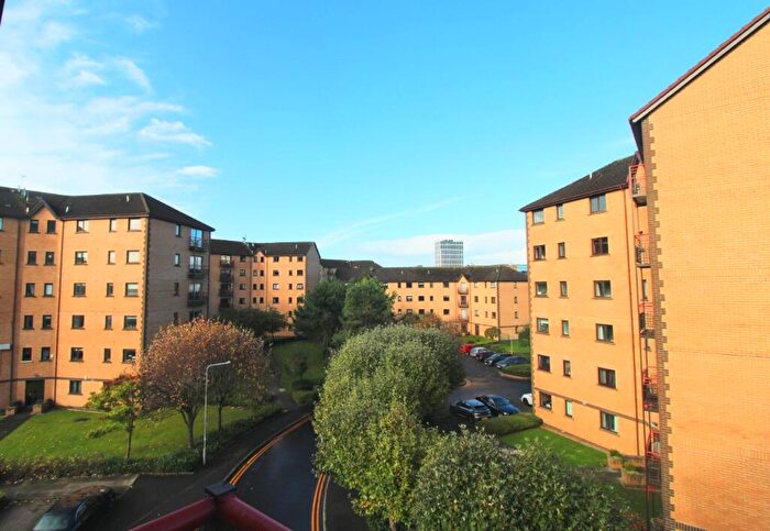 2 Bedroom Flat To Rent In Riverview Gardens, Glasgow, G5