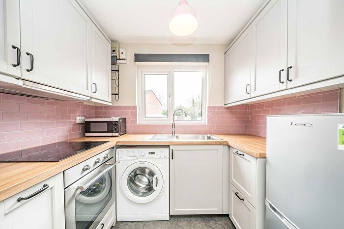 1 Bedroom Maisonette To Rent In Harvesters Close, Isleworth, TW7
