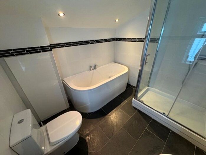 2 Bedroom Terraced House To Rent In King Street, Penarth, CF64