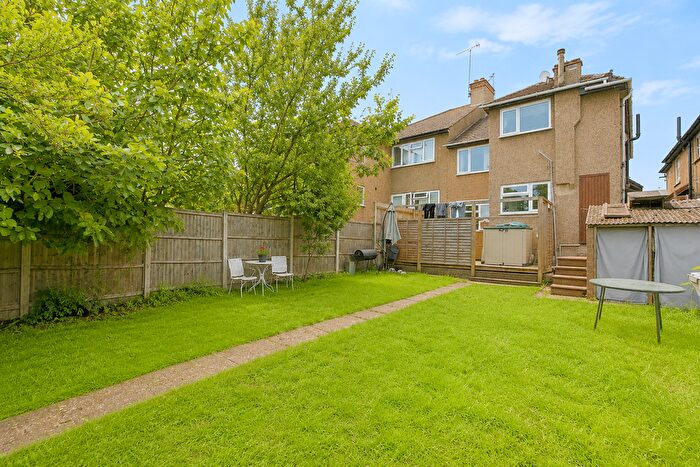2 Bedroom Flat For Sale In Bryan Avenue, Willesden, London, NW10