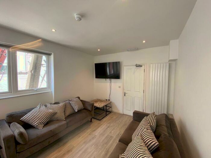 7 Bedroom House To Rent In Fishponds Road, Bristol, BS16