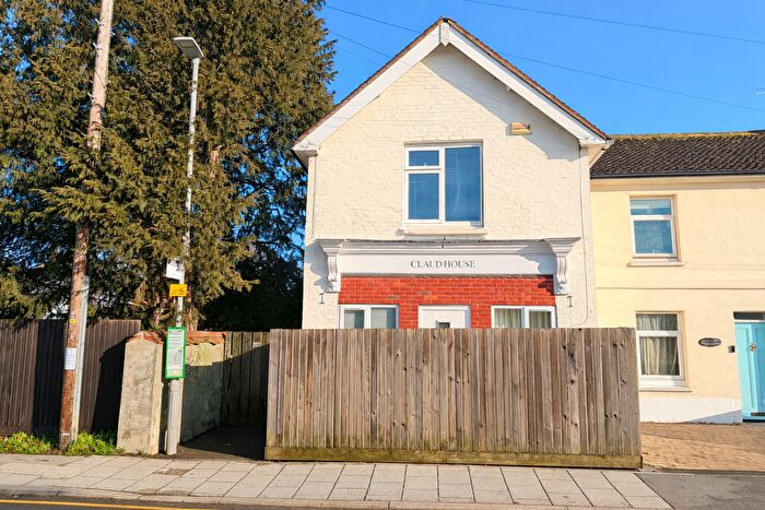 2 Bedroom Property For Sale In Newbury, Gillingham, SP8