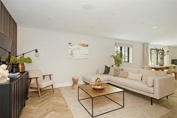 3 Bedroom Semi-Detached House For Sale In Smalls Hill Road, Norwood Hill, Horley, Surrey, RH6