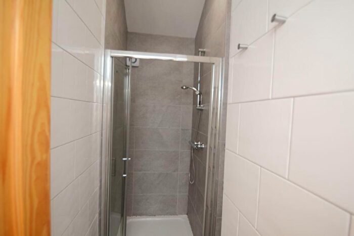 6 Bedroom Flat To Rent In Heald Grove, Rusholme, Manchester, M14