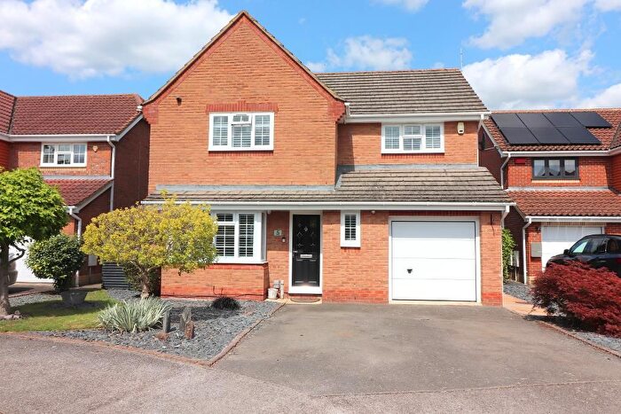 4 Bedroom Detached House For Sale In Ashby Drive, Barton Le Clay, Bedfordshire, MK45