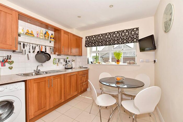 3 Bedroom Town House For Sale In Codmore Hill, Pulborough, West Sussex, RH20