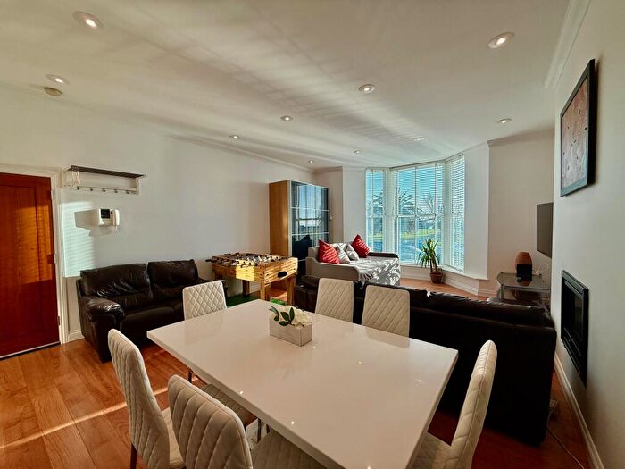 2 Bedroom Apartment To Rent In Clarence Parade, Southsea, PO5