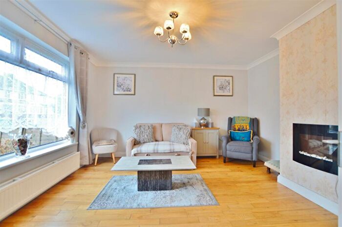 3 Bedroom Terraced House For Sale In Blumfield Crescent, Slough, SL1