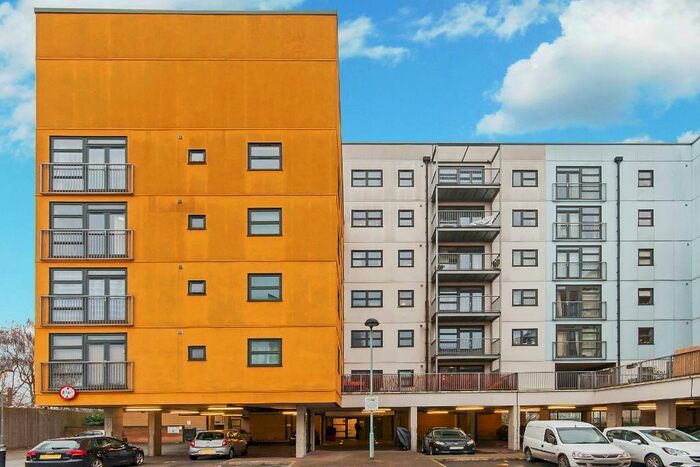 2 Bedroom Flat To Rent In Maltings Close, Bow, Olympic Park, Three Mills, Bromley By Bow, Stratford, London, E3
