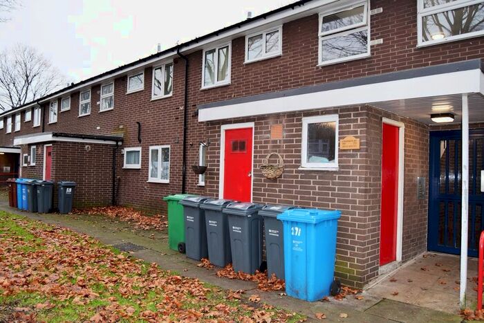 1 Bedroom Maisonette To Rent In Chapman Street, Manchester, Greater Manchester, M18