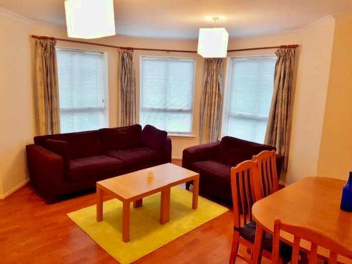 2 Bedroom Flat To Rent In Mcdonald Road, Leith, Edinburgh, EH7