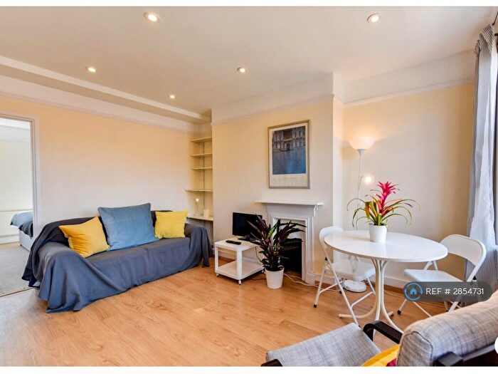 1 Bedroom Flat To Rent In Turner Street, London, E1