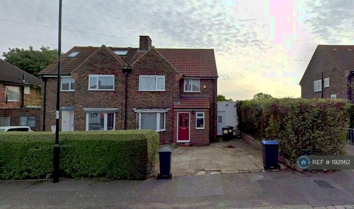 4 Bedroom Semi-Detached House To Rent In Coleridge Road, Croydon, CR0