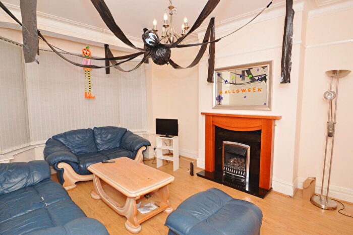 4 Bedroom Semi-Detached House To Rent In Elmsmere Road, Didsbury, Manchester, M20