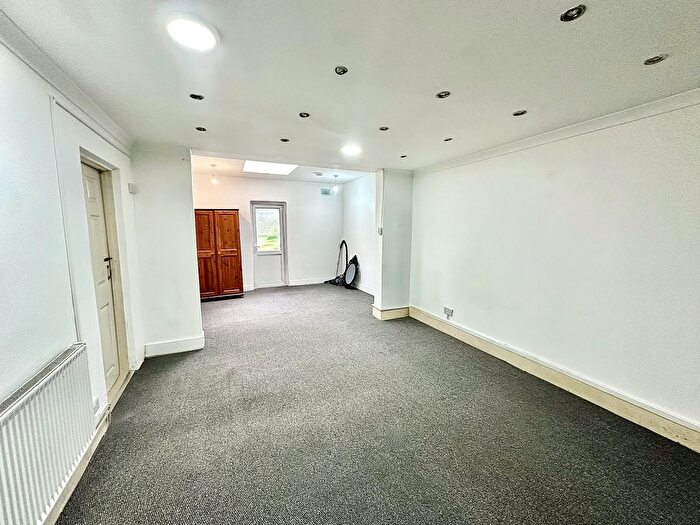 1 Bedroom Semi Detached House To Rent In South Road, Southall, UB1