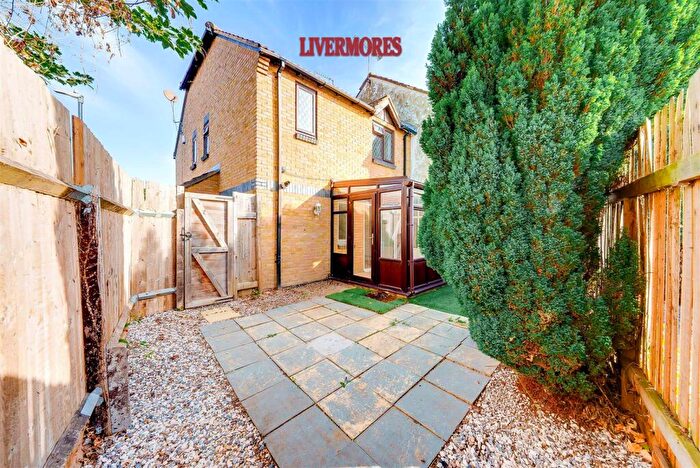 2 Bedroom Terraced House For Sale In Johnsons Way, Greenhithe, DA9