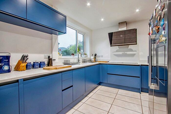 4 Bedroom Detached House For Sale In Standbridge Lane, Wakefield, WF2