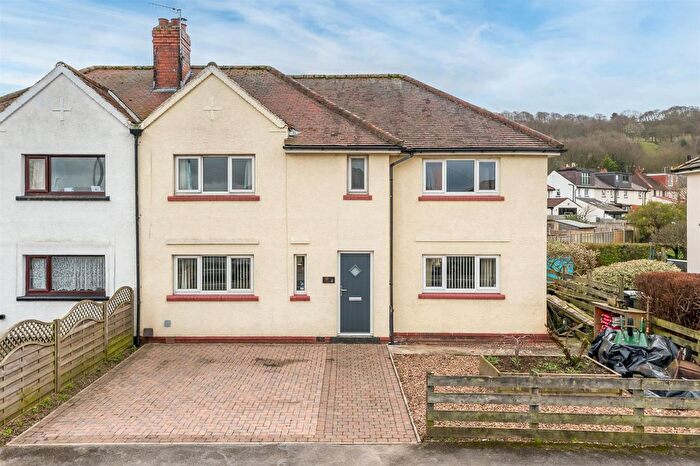 4 Bedroom Semi-detached House For Sale In Caxton Road, Otley, LS21