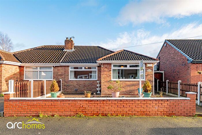 2 Bedroom Semi Detached Bungalow For Sale In Maple Avenue, Hindley Green, Wigan, WN2