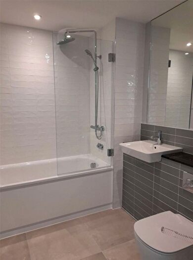 1 Bedroom Flat For Sale In Kimpton Road, Luton, Bedfordshire, LU2