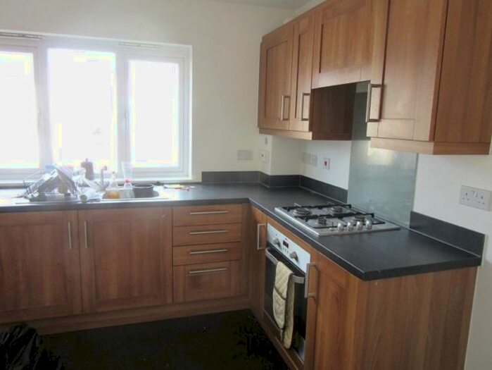 3 Bedroom Property To Rent In Phoebe Road, Copper Quarter, Swansea. SA1
