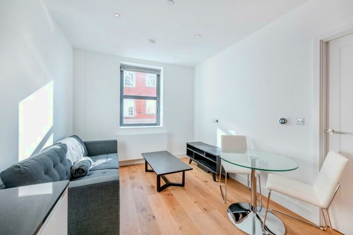 1 Bedroom Apartment To Rent In Herrings Lane, Chertsey, Surrey, KT16