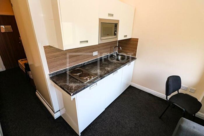 Flat To Rent In Sunbridge Halls, Sunbridge Road, BD1