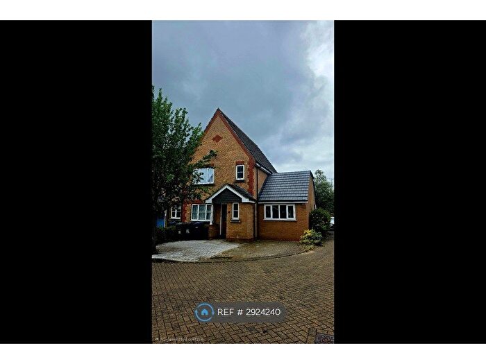 4 Bedroom End Of Terrace House To Rent In Sparkford Gardens, London, N11