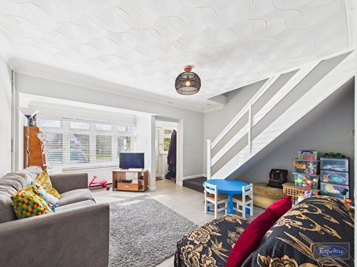 2 Bedroom Property To Rent In Blackfen Road, Sidcup, Kent, DA15