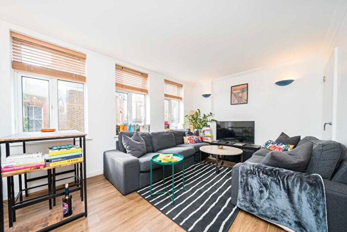 1 Bedroom Flat For Sale In Stoke Newington High Street, Stoke Newington, N16