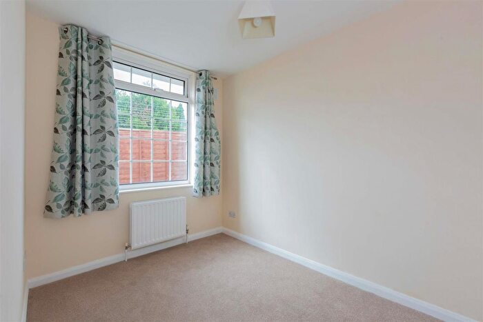 3 Bedroom Detached Bungalow For Sale In Royston Way, Burnham, Slough, SL1