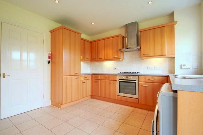 2 Bedroom Apartment To Rent In Frobisher Mews, Enfield, EN2