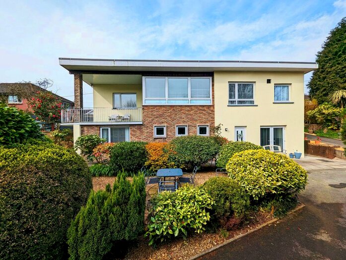 5 Bedroom Detached House For Sale In New Road, Pontypridd, CF37