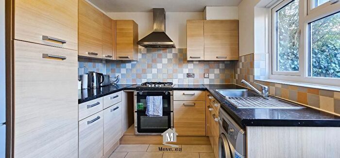2 Bedroom End Of Terrace House For Sale In Avebury, Slough, SL1
