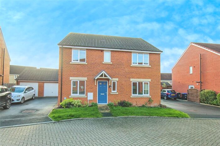 4 Bedroom Detached House For Sale In Pontefract Avenue, Trowbridge, BA14