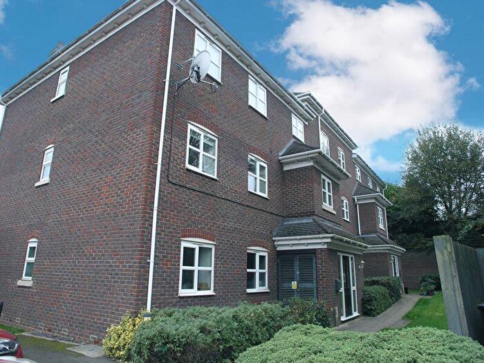 2 Bedroom Flat To Rent In High Street, Wordsley, Stourbridge, DY8