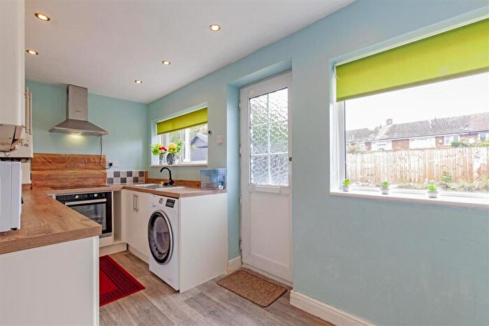 2 Bedroom Semi-Detached House For Sale In Cemetery Road, Danesmoor, Chesterfield, S45