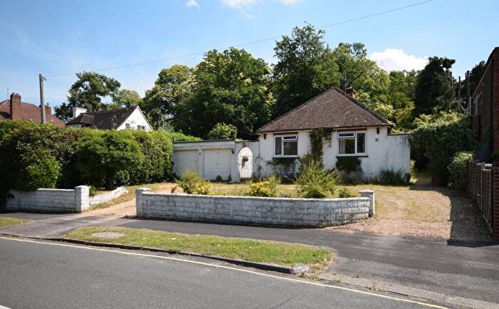 2 Bedroom Bungalow To Rent In Pierrefondes Avenue, Farnborough, GU14