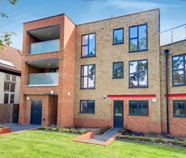 2 Bedroom Flat To Rent In Queens Walk, Krishna Court, NW9