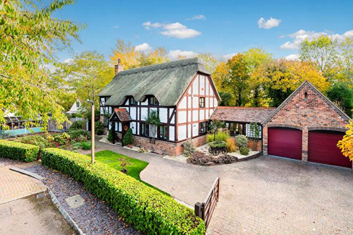 4 Bedroom Detached House For Sale In Allison Court, Woolstone, Milton Keynes, MK15