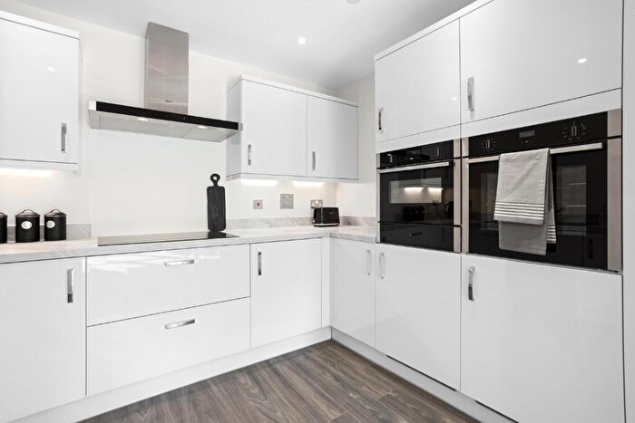 1 Bedroom Apartment For Sale In The Beacons, Chelmsford, Essex, CM1