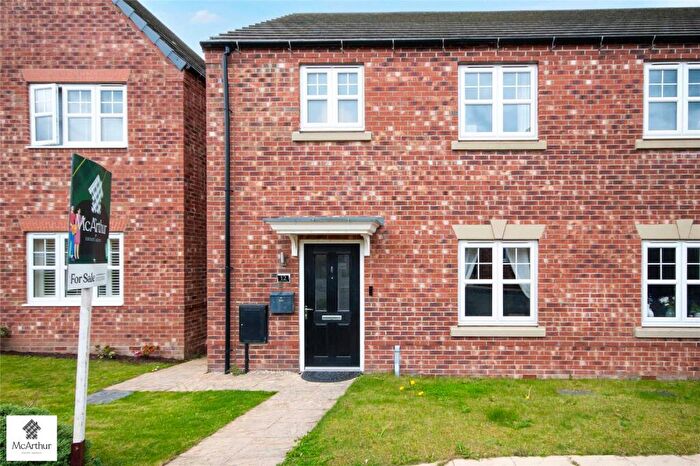 3 Bedroom Semi Detached House For Sale In Kimberley Mews, Harworth & Bircotes, Doncaster, South Yorkshire, DN11