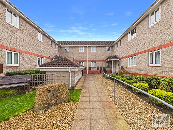 2 Bedroom Flat For Sale In Somer Court, Gullock Tyning, Midsomer Norton, BA3